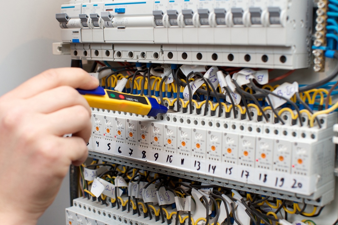 電気設備の不具合対応